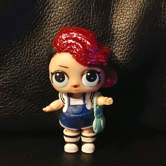 L.O.L Surprise Glitter Series Rocker Doll - Picture 2 of 3